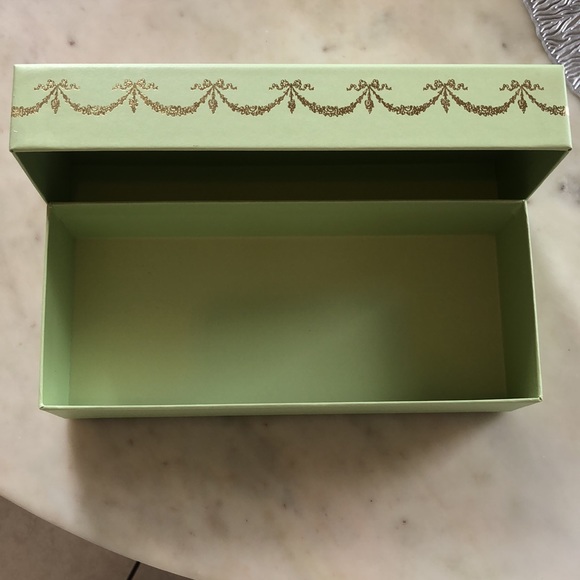 LADURÉE Box - Picture 6 of 6